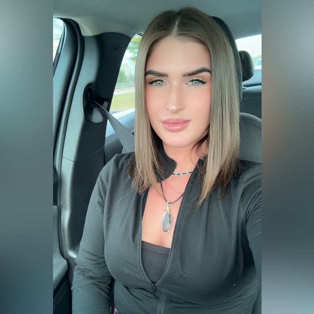 Meet your Posher, Rebecca